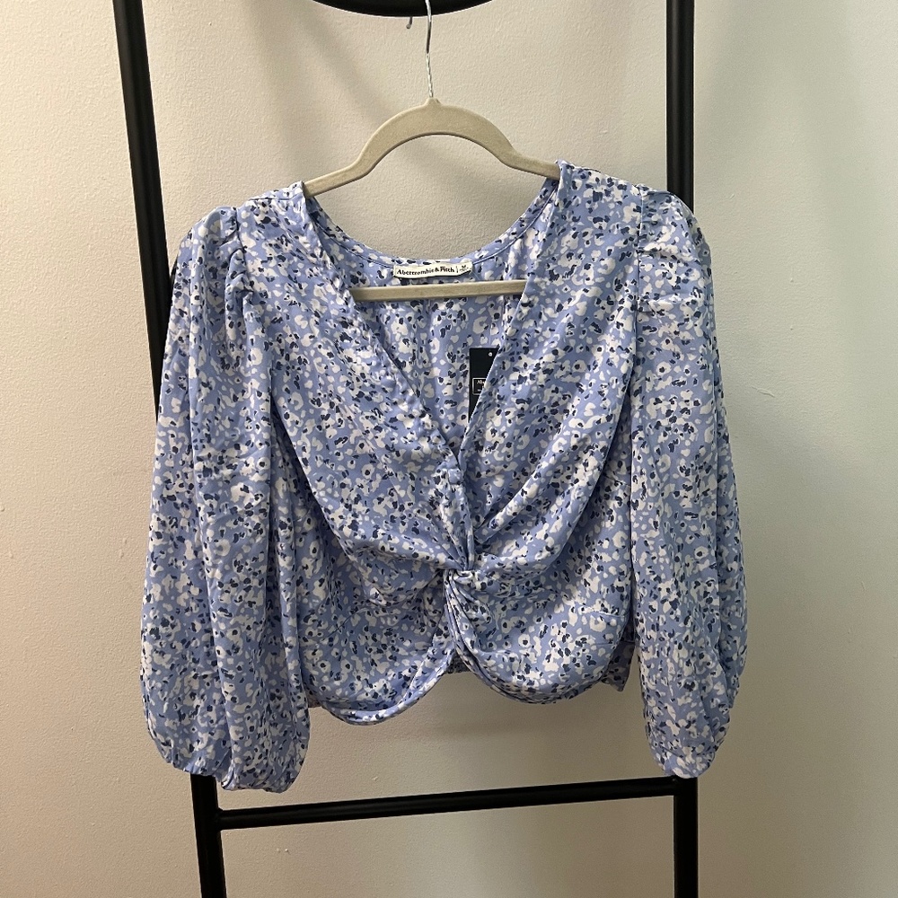 Abercrombie cropped blouse
